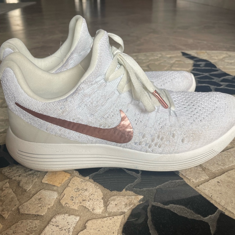White NIKE size W8 lunarepic flyknit low 2